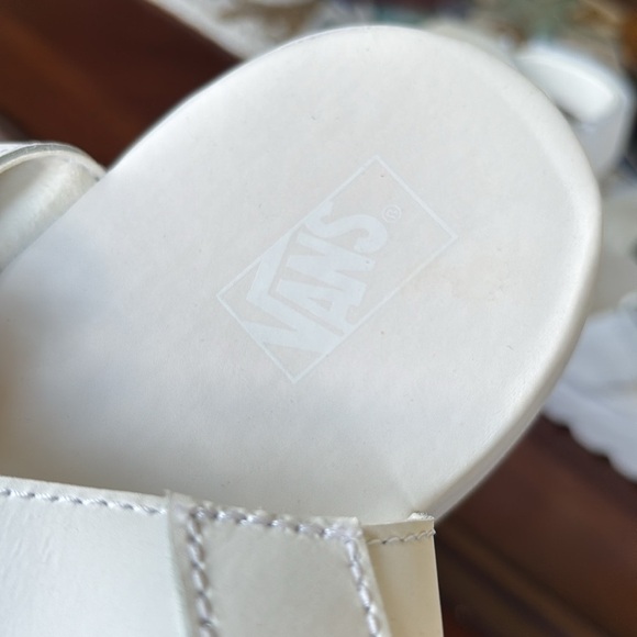 Brand New Vans Genuine Leather Colfax Sandals in True White Adjustable Straps - Picture 11 of 16